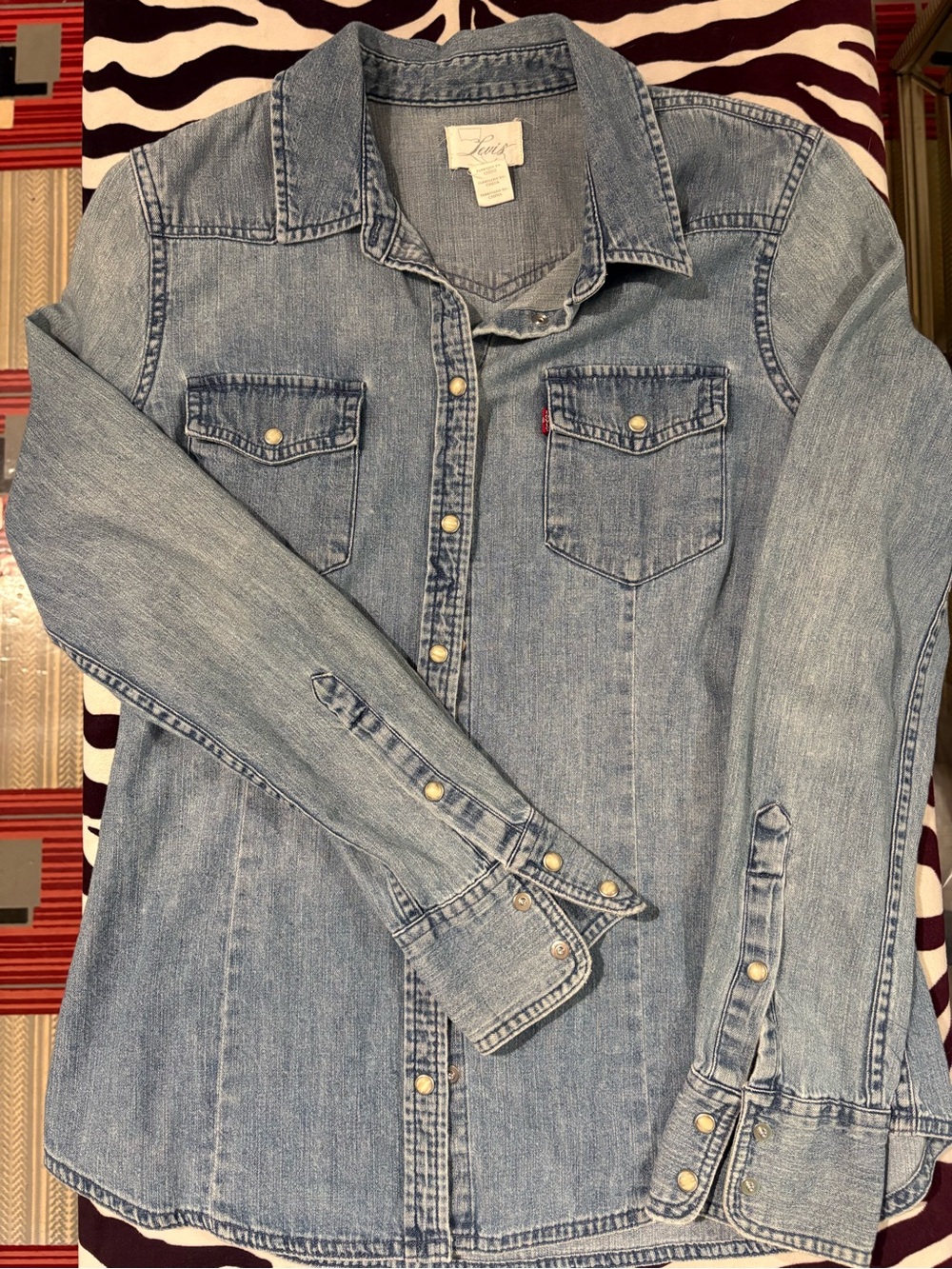 Levi’s shirt